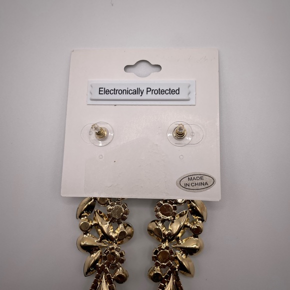 Nicole Miller New York Occasion thin pendant aerates - Picture 4 of 6